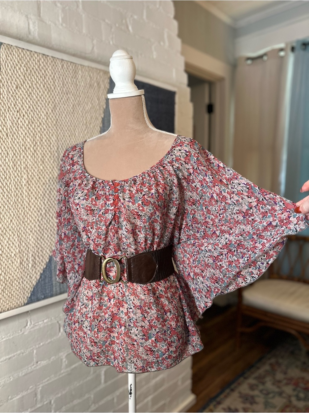 Wet Seal Pink and Blue Micro Floral Print Flowy Blouse - Picture 2 of 11